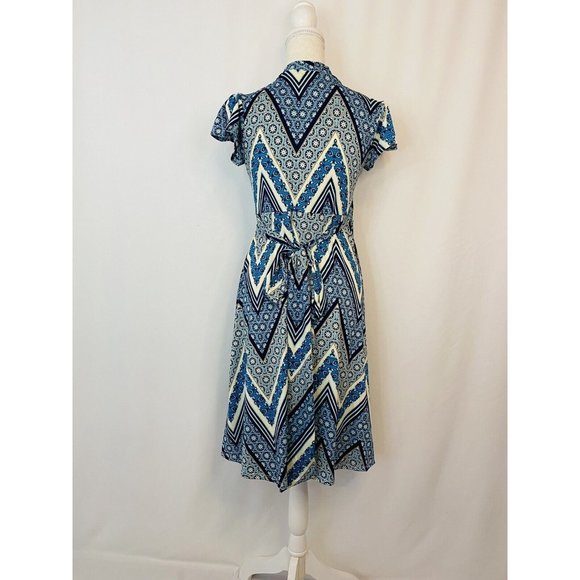 Everly Grey Dresses Everly Grey Kathy Wrap Dress Xs Blue Chevron Short Sleeve Midi Poshmark